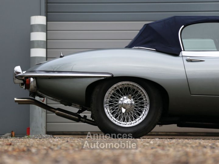 Jaguar E-Type S2 OTS - Matching Numbers 4.2L 6 inline engine producing 245 bhp - 9