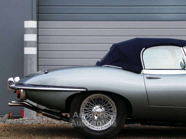 Jaguar E-Type S2 OTS - Matching Numbers 4.2L 6 inline engine producing 245 bhp - 10