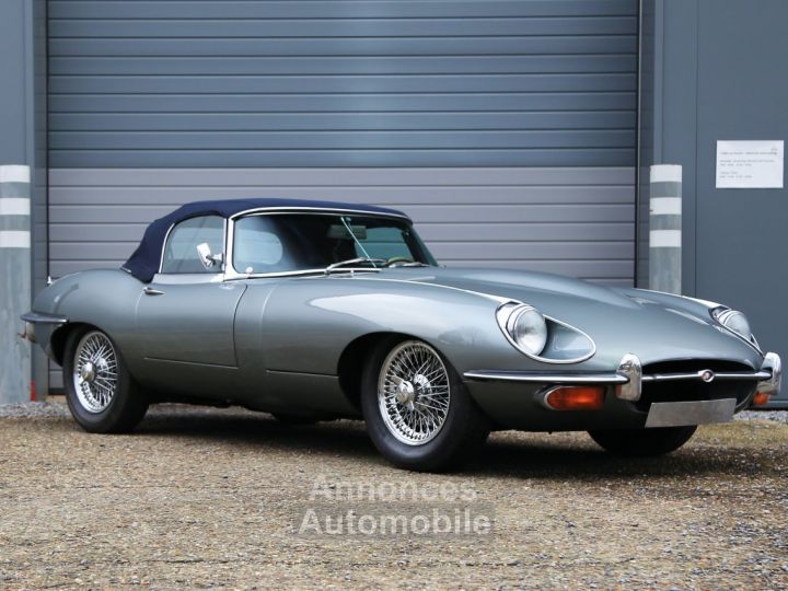 Jaguar E-Type S2 OTS - Matching Numbers 4.2L 6 inline engine producing 245 bhp - 19