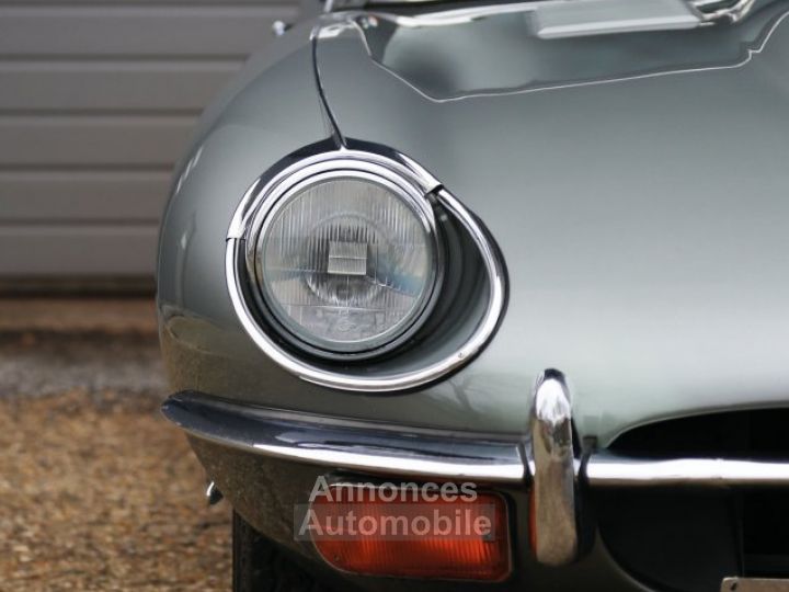 Jaguar E-Type S2 OTS - Matching Numbers 4.2L 6 inline engine producing 245 bhp - 22