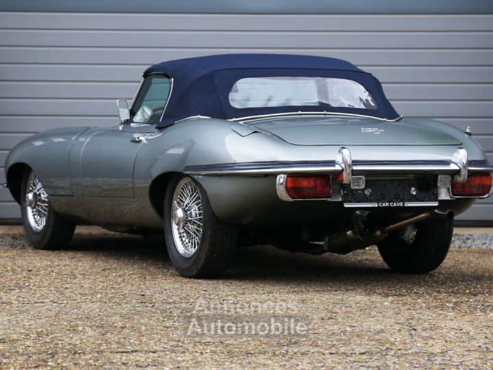 Jaguar E-Type S2 OTS - Matching Numbers 4.2L 6 inline engine producing 245 bhp - 31