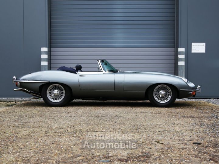 Jaguar E-Type S2 OTS - Matching Numbers 4.2L 6 inline engine producing 245 bhp - 35