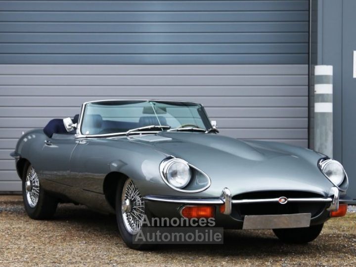 Jaguar E-Type S2 OTS - Matching Numbers 4.2L 6 inline engine producing 245 bhp - 36