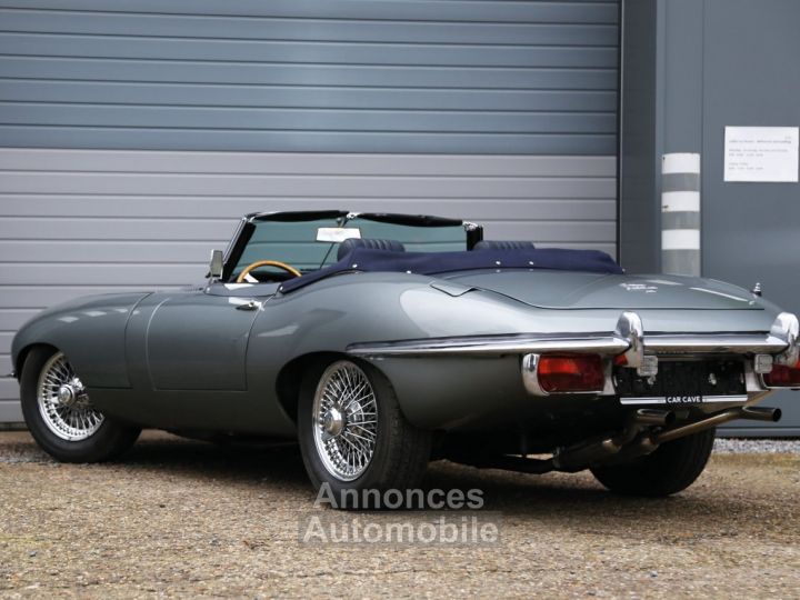 Jaguar E-Type S2 OTS - Matching Numbers 4.2L 6 inline engine producing 245 bhp - 39