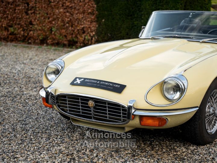 Jaguar E-Type S3 V12 Roadster Automatic - 12