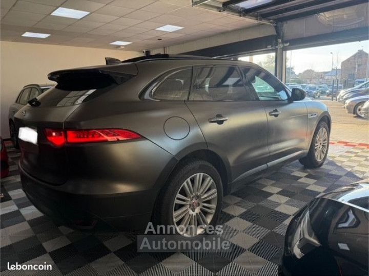 Jaguar F-Pace R-Sport AWD - 10