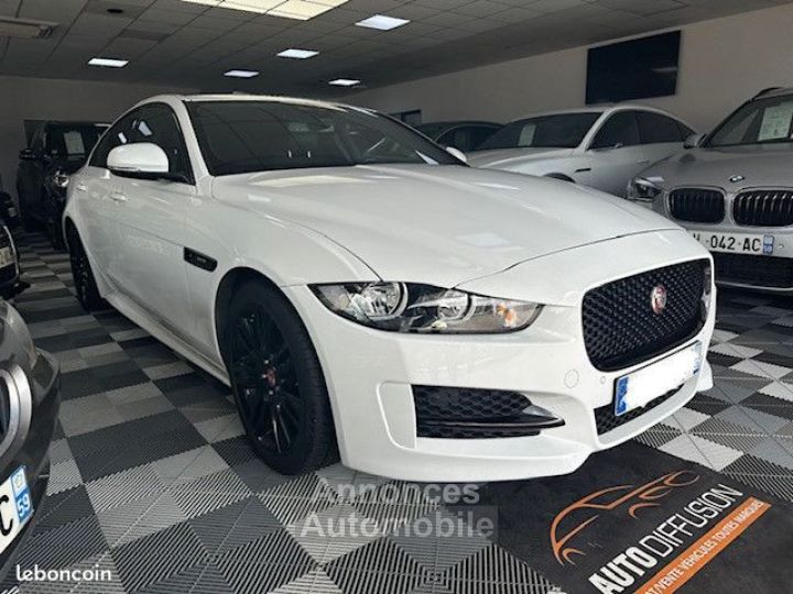 Jaguar XE 2.0 D R DYNAMIQUE - 2