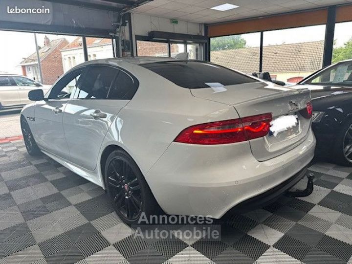 Jaguar XE 2.0 D R DYNAMIQUE - 4