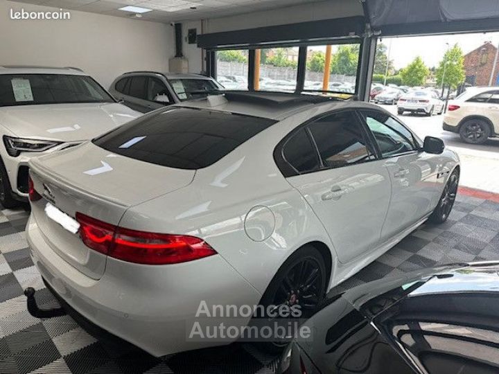 Jaguar XE 2.0 D R DYNAMIQUE - 10