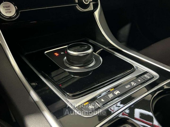 Jaguar XE 2.0 D R-Sport Black Edition BOITE_AUTO GPS CAM ETC - 12