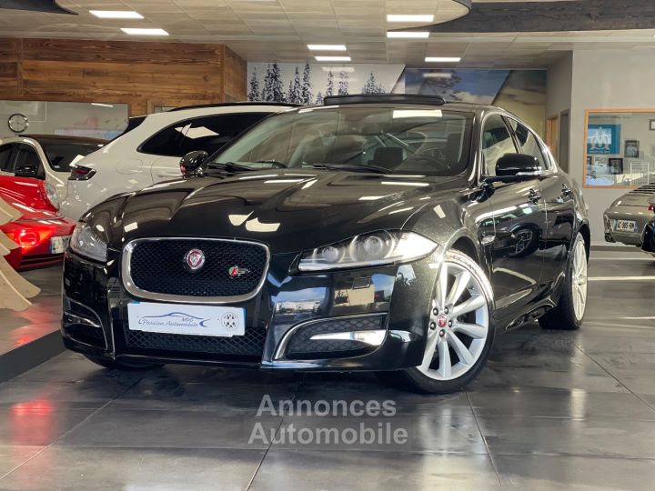 Jaguar XF (2) 3.0 D V6 BLACK EDITION - 1