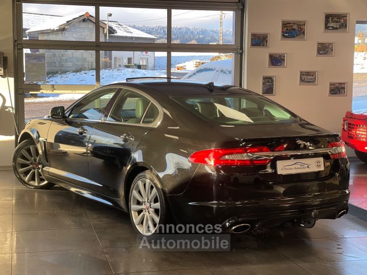 Jaguar XF (2) 3.0 D V6 BLACK EDITION - 3