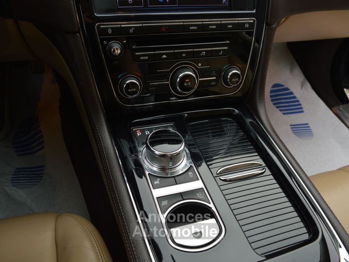 Jaguar XJ V6 3.0 - 275 ch Luxe 1 MAIN !! 23.000 km !! - 13
