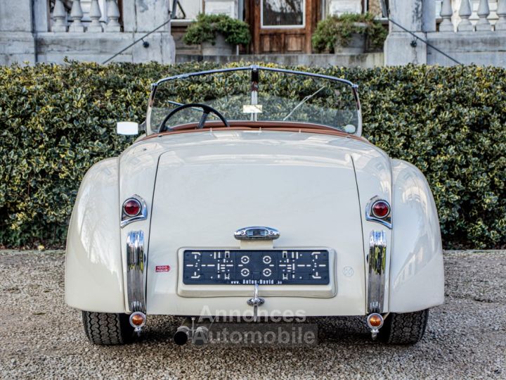 Jaguar XK120 XK 120 Open Top Speedster (OTS) LHD 1951 - OLDTIMER - GERESTAUREERD - MATCHING NUMBERS - SOFTTOP - CREAM WHITE - 12