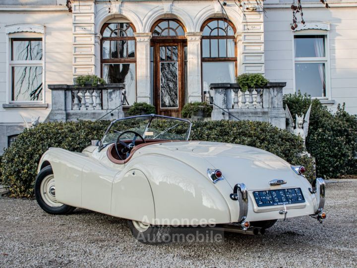 Jaguar XK120 XK 120 Open Top Speedster (OTS) LHD 1951 - OLDTIMER - GERESTAUREERD - MATCHING NUMBERS - SOFTTOP - CREAM WHITE - 31