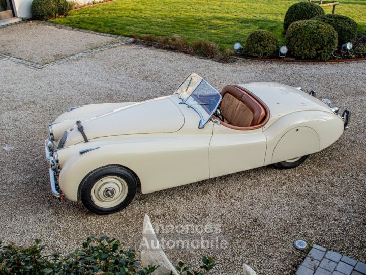 Jaguar XK120 XK 120 Open Top Speedster (OTS) LHD 1951 - OLDTIMER - GERESTAUREERD - MATCHING NUMBERS - SOFTTOP - CREAM WHITE - 34