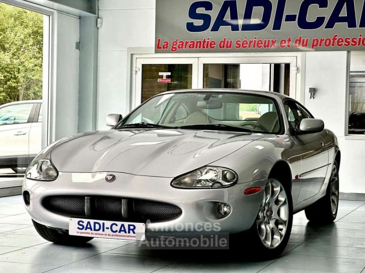 Jaguar XKR Coupé 4.0i V8 Supercharged 363cv 32v S-C - 3