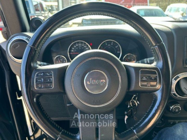 Jeep Wrangler 2.8 CRD 200 Unlimited Sahara A 5P - 23