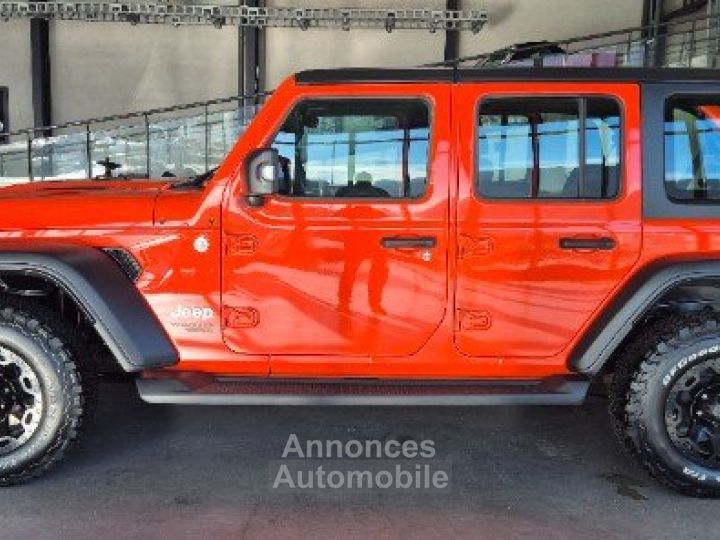 Jeep Wrangler Unlimited 2.0 l T 272 ch 4x4 BVA8 Sport 5P - 4