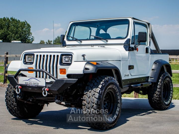 Jeep Wrangler YJ 4.2 4X4 Automaat SOFT TOP - OLDTIMER - LED KOPLAMPEN - BLAUPUNKT - ACHTERBANK - 3