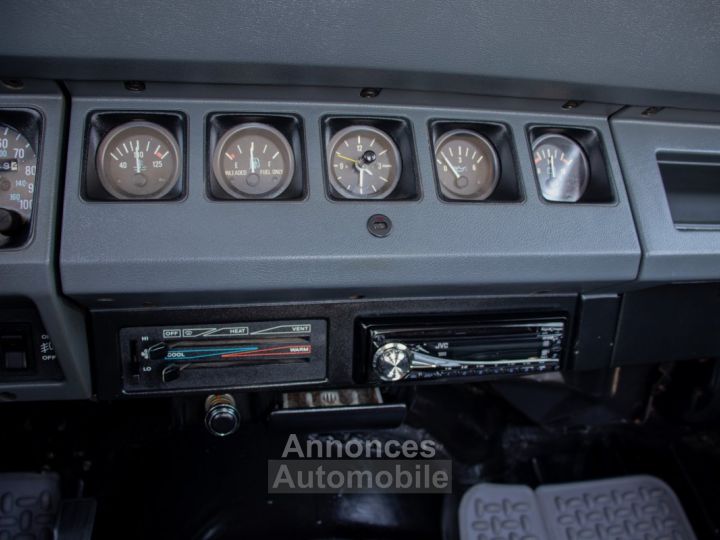 Jeep Wrangler YJ 4.2 4X4 Automaat SOFT TOP - OLDTIMER - LED KOPLAMPEN - BLAUPUNKT - ACHTERBANK - 21