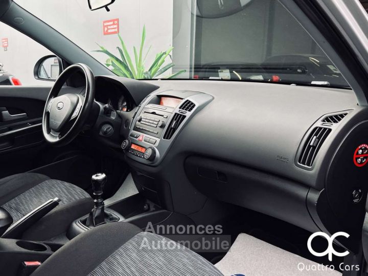 Kia Cee'd Ceed / 1.6 DIESEL 5 PORTES CLIM PROPRE - 13