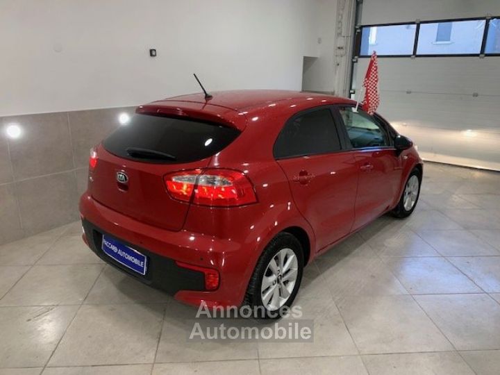 Kia Rio IV 1.2 ESSENCE URBAN CHIC 5PORTES - 10