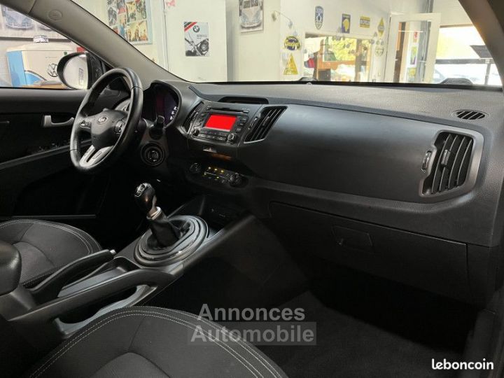 Kia Sportage 1.7 CRDI 115 DESIGN EDITION - 10