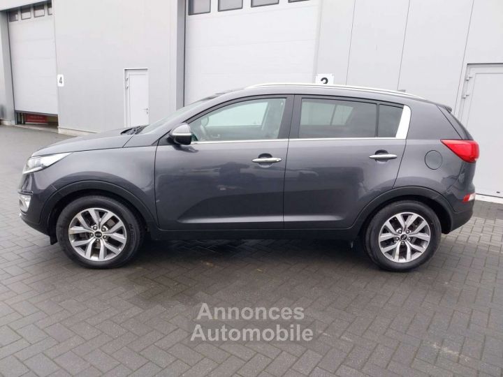 Kia Sportage 1.7 CRDi 2WD-GPS-CLIM-CAMERA-BLUETOOTH-GARANTIE- - 4