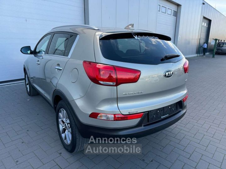 Kia Sportage 1.7 CRDi 2WD Lounge ISG CAMERA, CLIM GARANTIE - 4