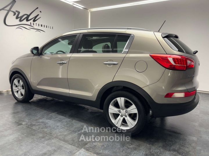 Kia Sportage 1.7 CRDi 2WD TOIT OUV SIEGE CHAUFF AV+AR 1ER PROP - 17