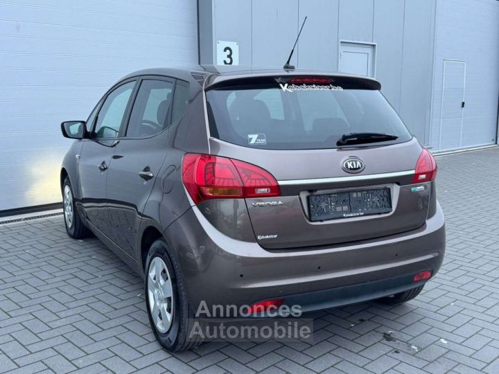 Kia Venga 1.4i Mind -- GPS CAMERA CLIM GARANTIE - 4