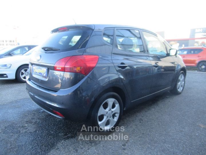 Kia Venga 1.6 CRDi 115 ch Urban Chic - 4