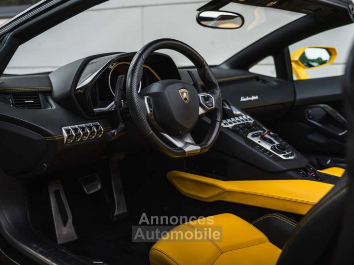 Lamborghini Aventador LP700-4 Roadster Akra Full Carbon 1st owner - 23