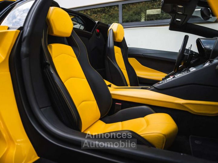 Lamborghini Aventador LP700-4 Roadster Akra Full Carbon 1st owner - 27