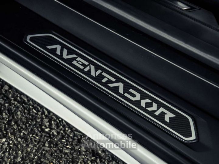 Lamborghini Aventador ROADSTER LP700-4 - 16