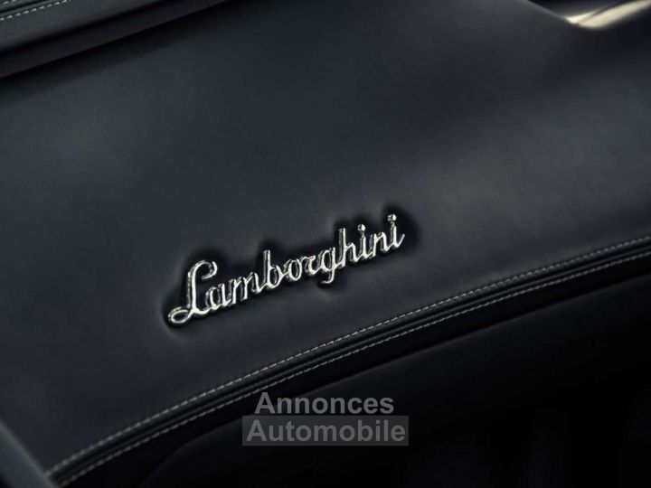 Lamborghini Aventador ROADSTER LP700-4 - 25