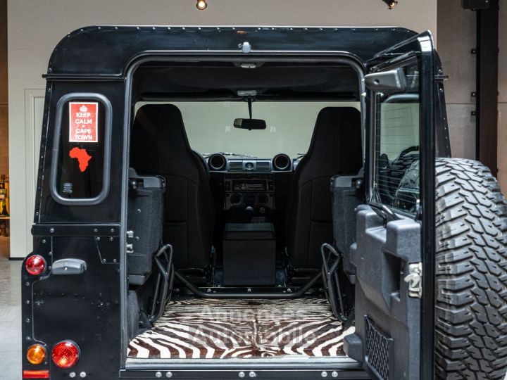 Land Rover 90/110 Defender 90 2.2 Turbo - Eastnor Edition - 28