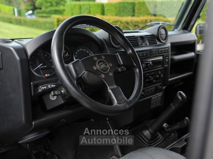 Land Rover Defender 110 - 13