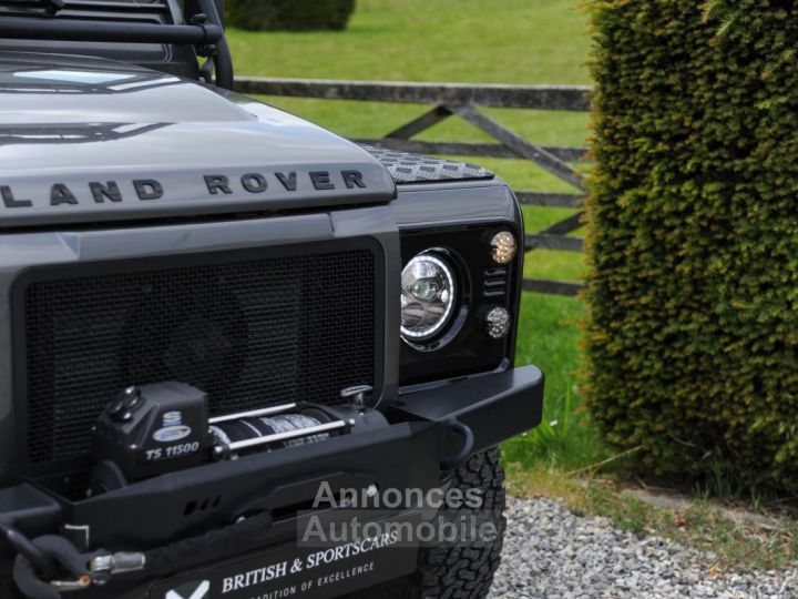 Land Rover Defender 110 - 21