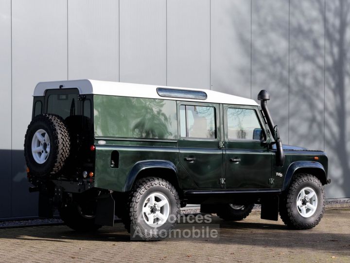 Land Rover Defender 110 5 door 2495cc 4 cilinder 122 bhp TD5 - 3