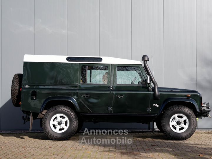 Land Rover Defender 110 5 door 2495cc 4 cilinder 122 bhp TD5 - 4