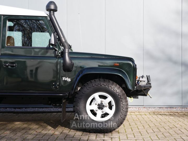 Land Rover Defender 110 5 door 2495cc 4 cilinder 122 bhp TD5 - 6