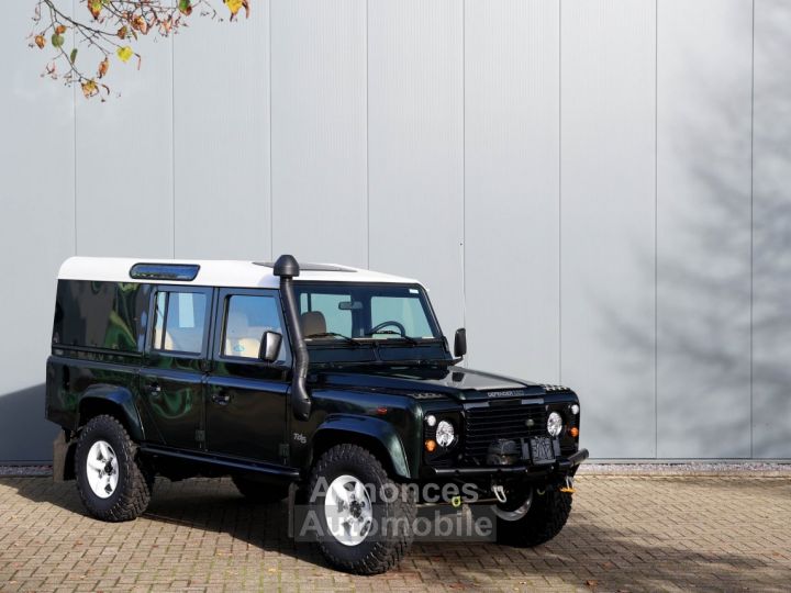 Land Rover Defender 110 5 door 2495cc 4 cilinder 122 bhp TD5 - 11