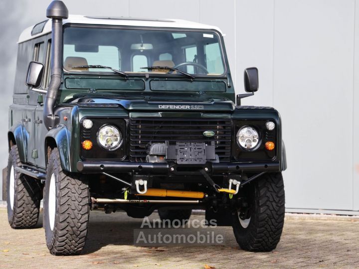 Land Rover Defender 110 5 door 2495cc 4 cilinder 122 bhp TD5 - 13