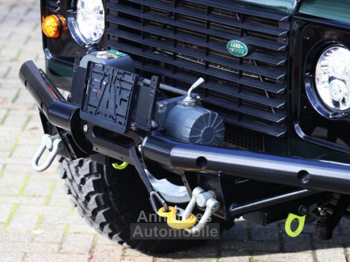 Land Rover Defender 110 5 door 2495cc 4 cilinder 122 bhp TD5 - 14