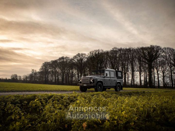 Land Rover Defender 110 CREW CAB DCPU LIMITED OVERLAND EDITION - 15