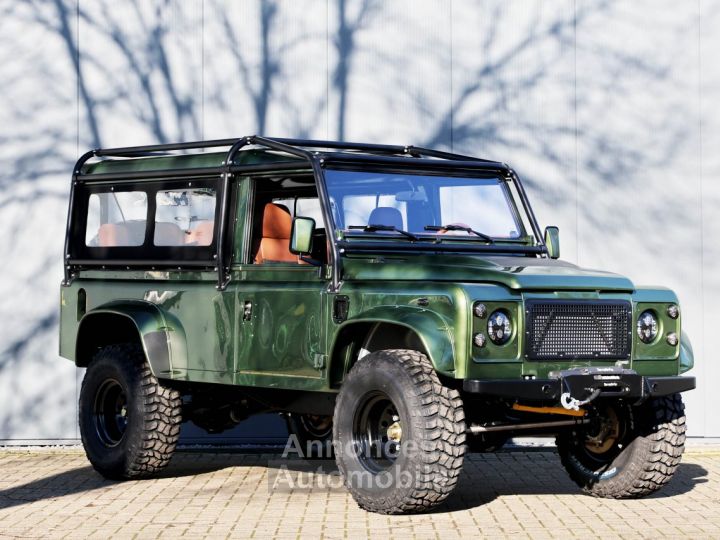 Land Rover Defender 110 V8 Miyo Nomad 3.5L V8 producing 200 bhp with injection - 13