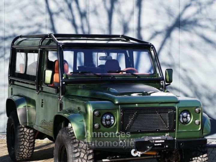 Land Rover Defender 110 V8 Miyo Nomad 3.5L V8 producing 200 bhp with injection - 14