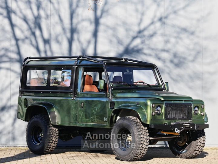 Land Rover Defender 110 V8 Miyo Nomad 3.5L V8 producing 200 bhp with injection - 15